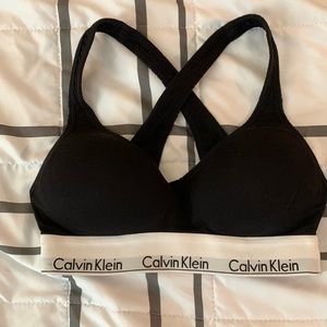 Black Calvin Klein Crossback Sportsbra size Small